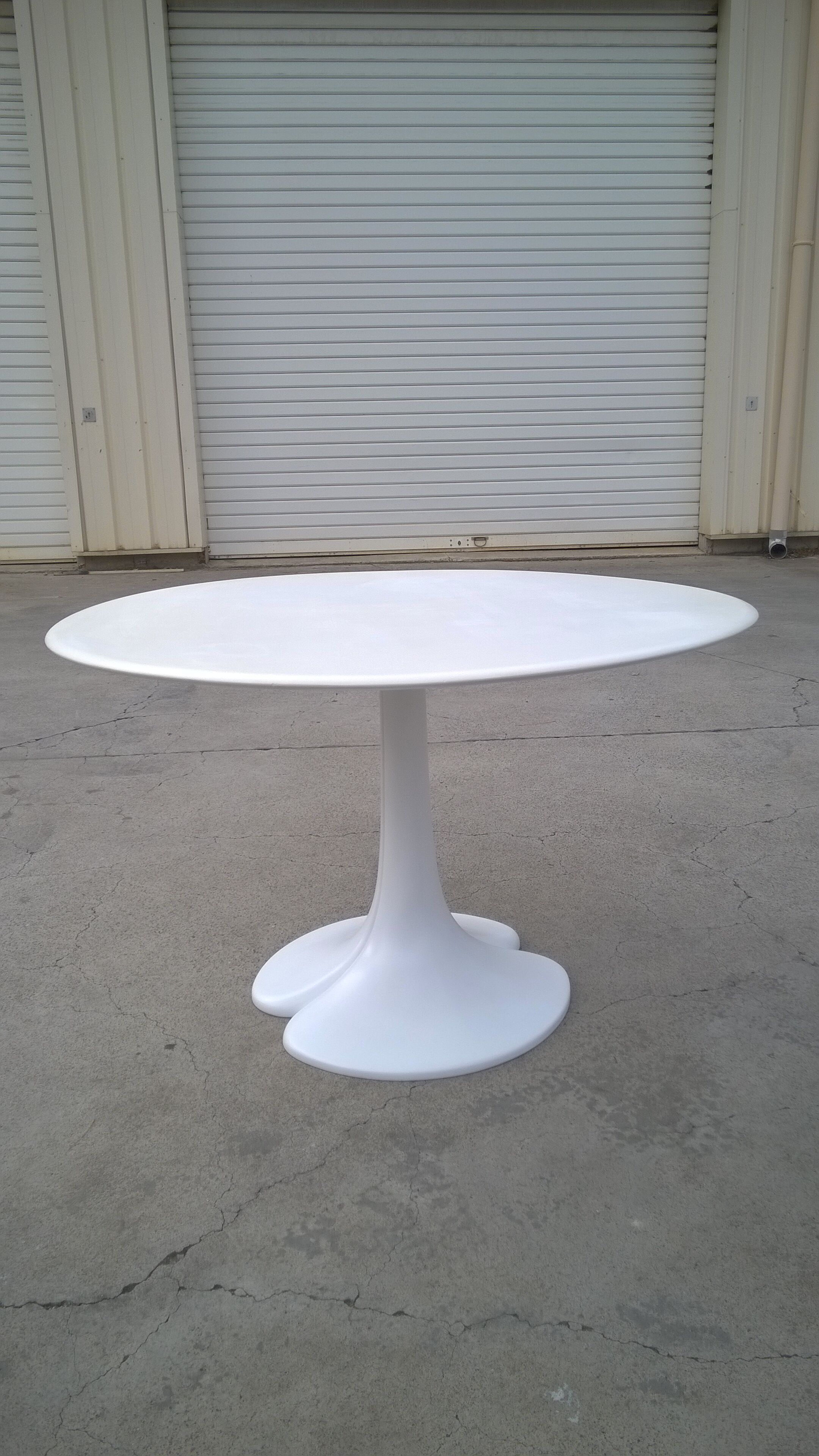 Tulip table