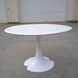 Tulip table