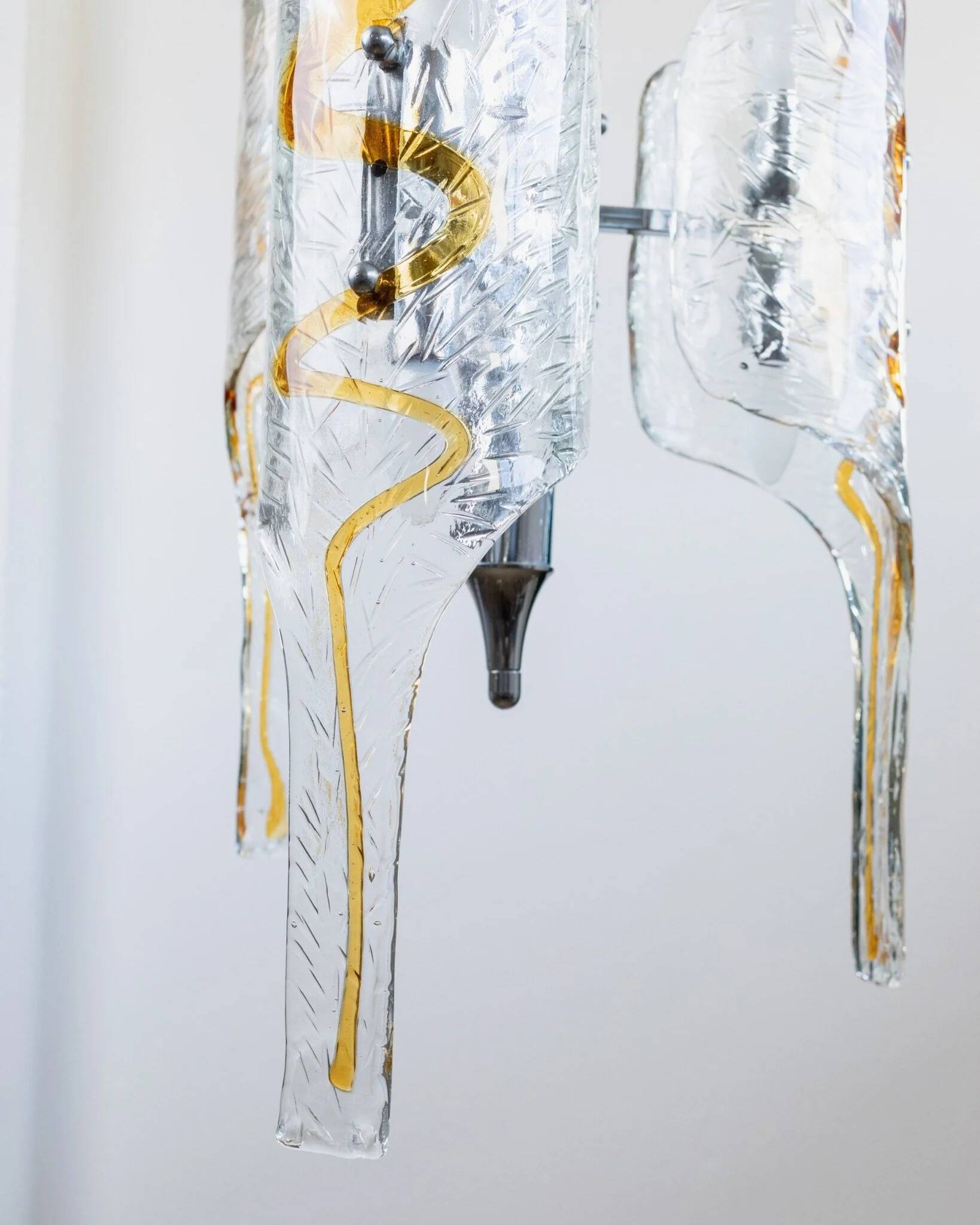 Chandelier XXL en verre de Murano clair et ambre avec chrome par Toni Zuccheri pour Mazzega, Italie, années 1970.