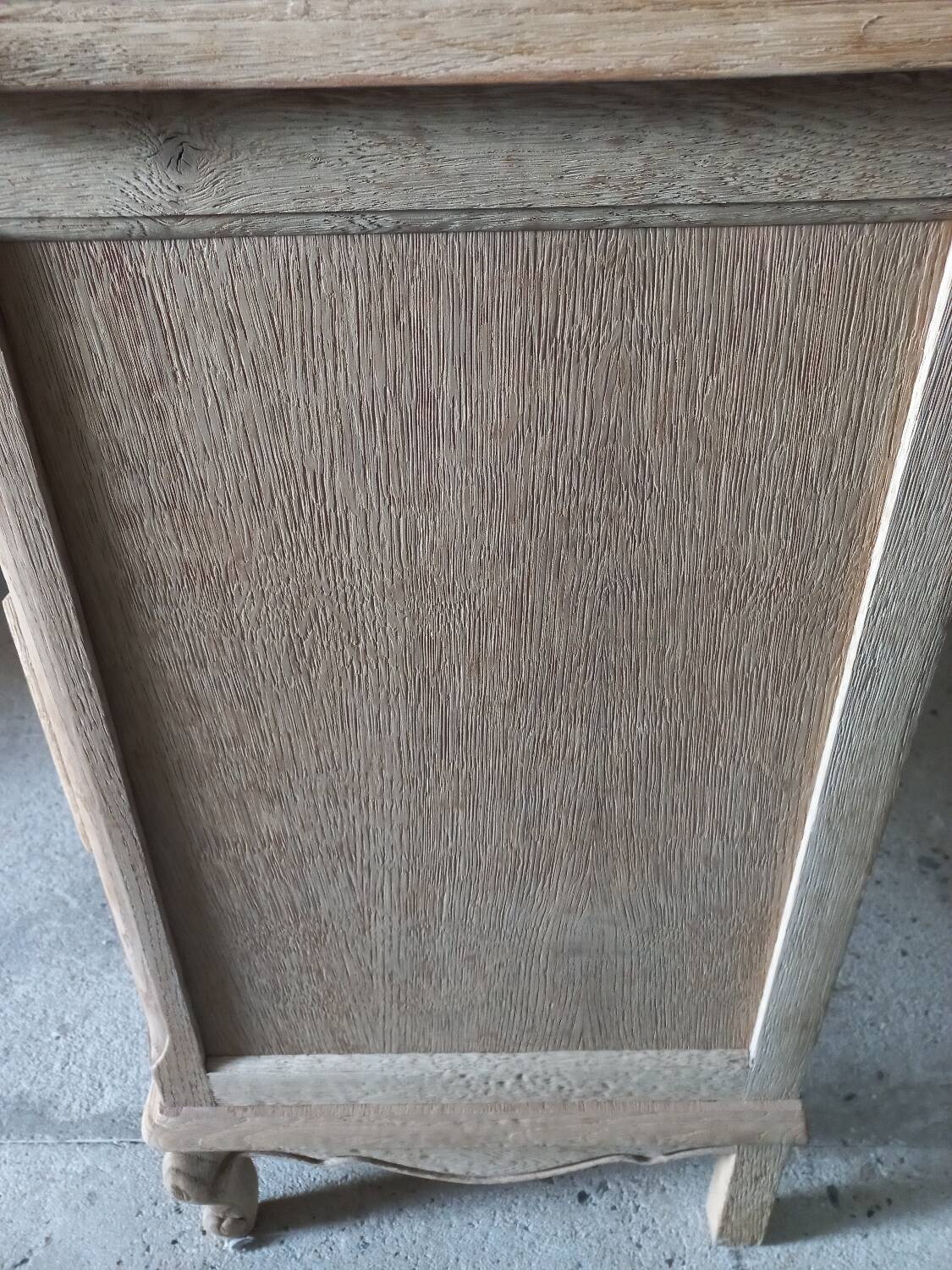 Sandblasted chest of drawers