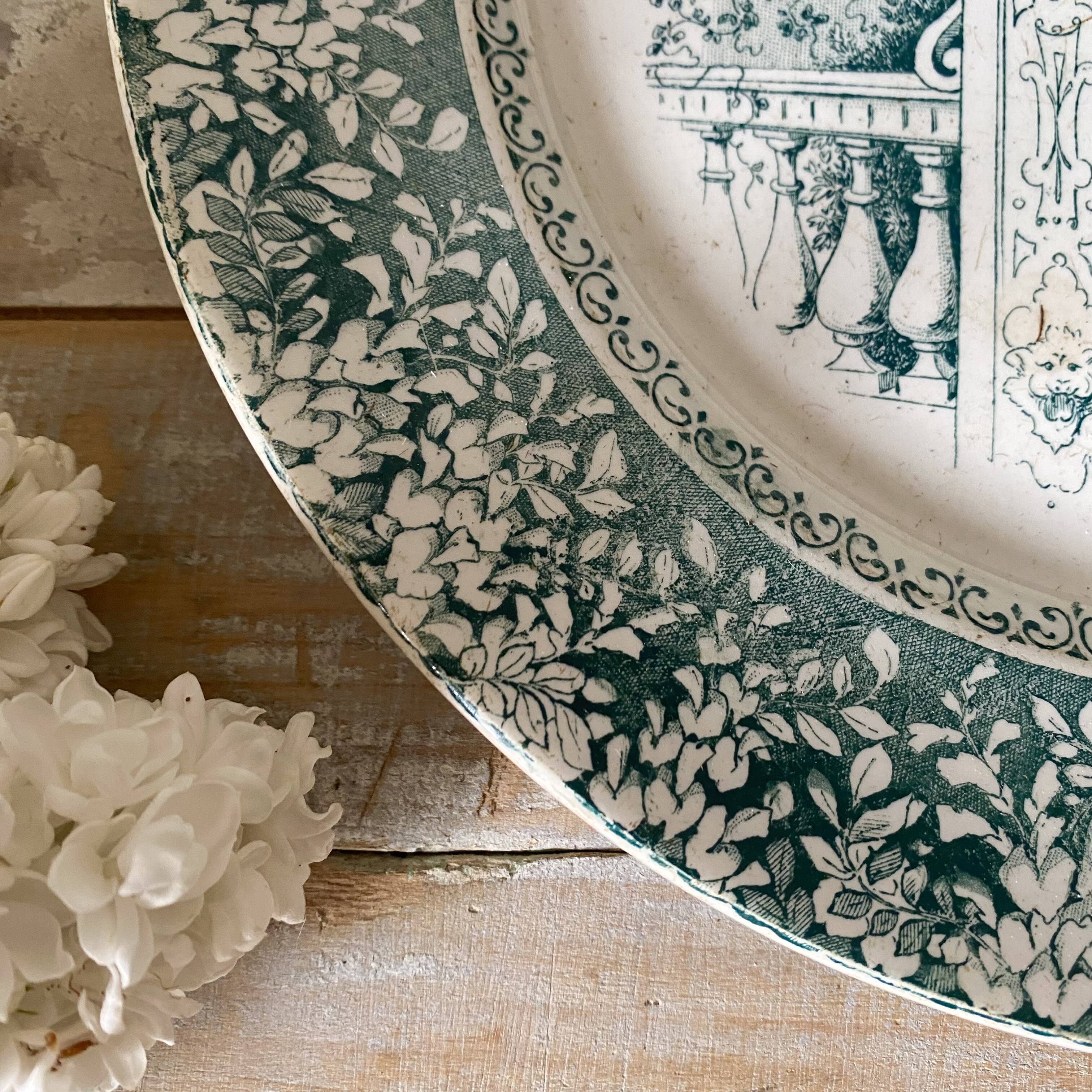 Green ironstone plate from Creil and Montereau "Khiva"