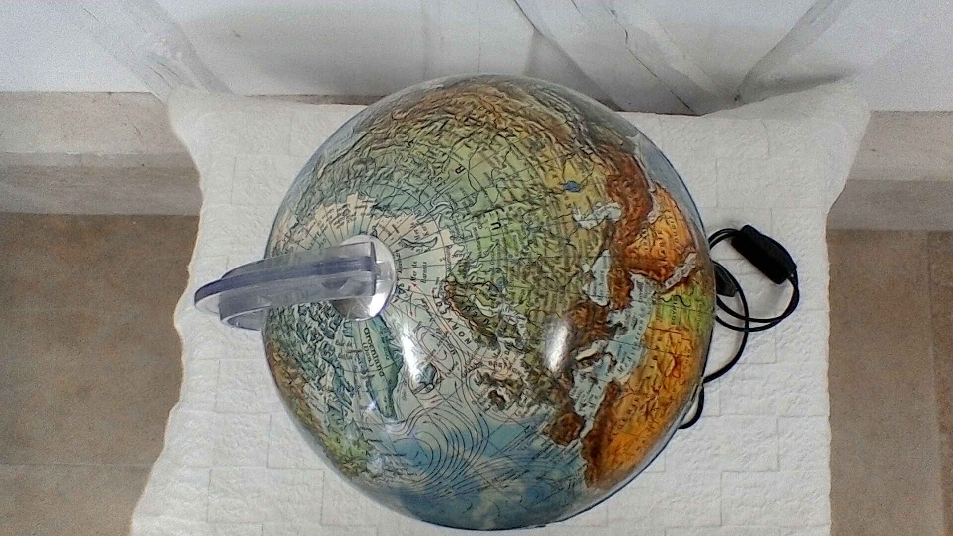Bright earthglobe, vintage