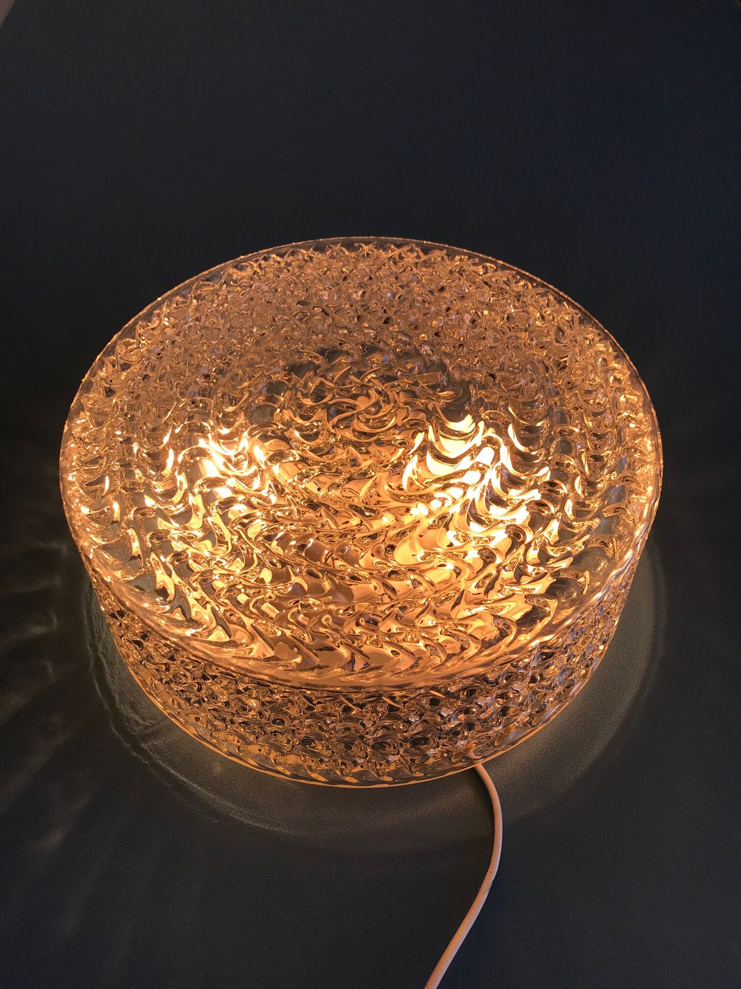 Round ceiling light in molded glass