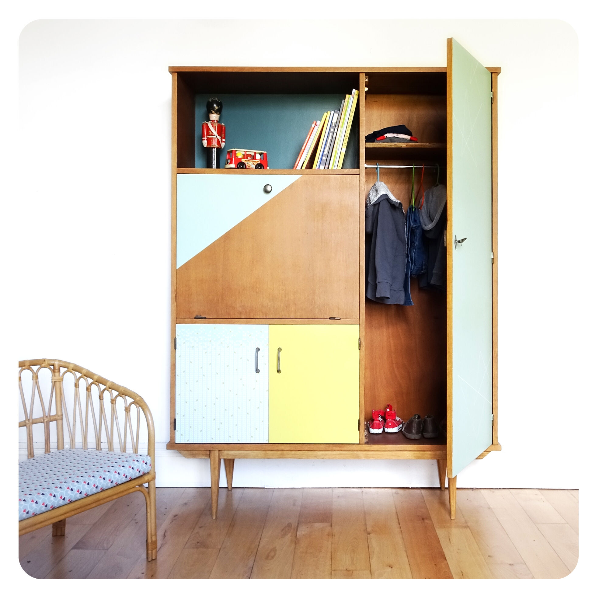 Armoire vintage