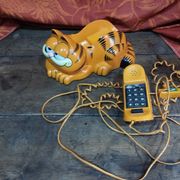 Vintage: 1981 Garfield Phone with Eyes That Open and Close