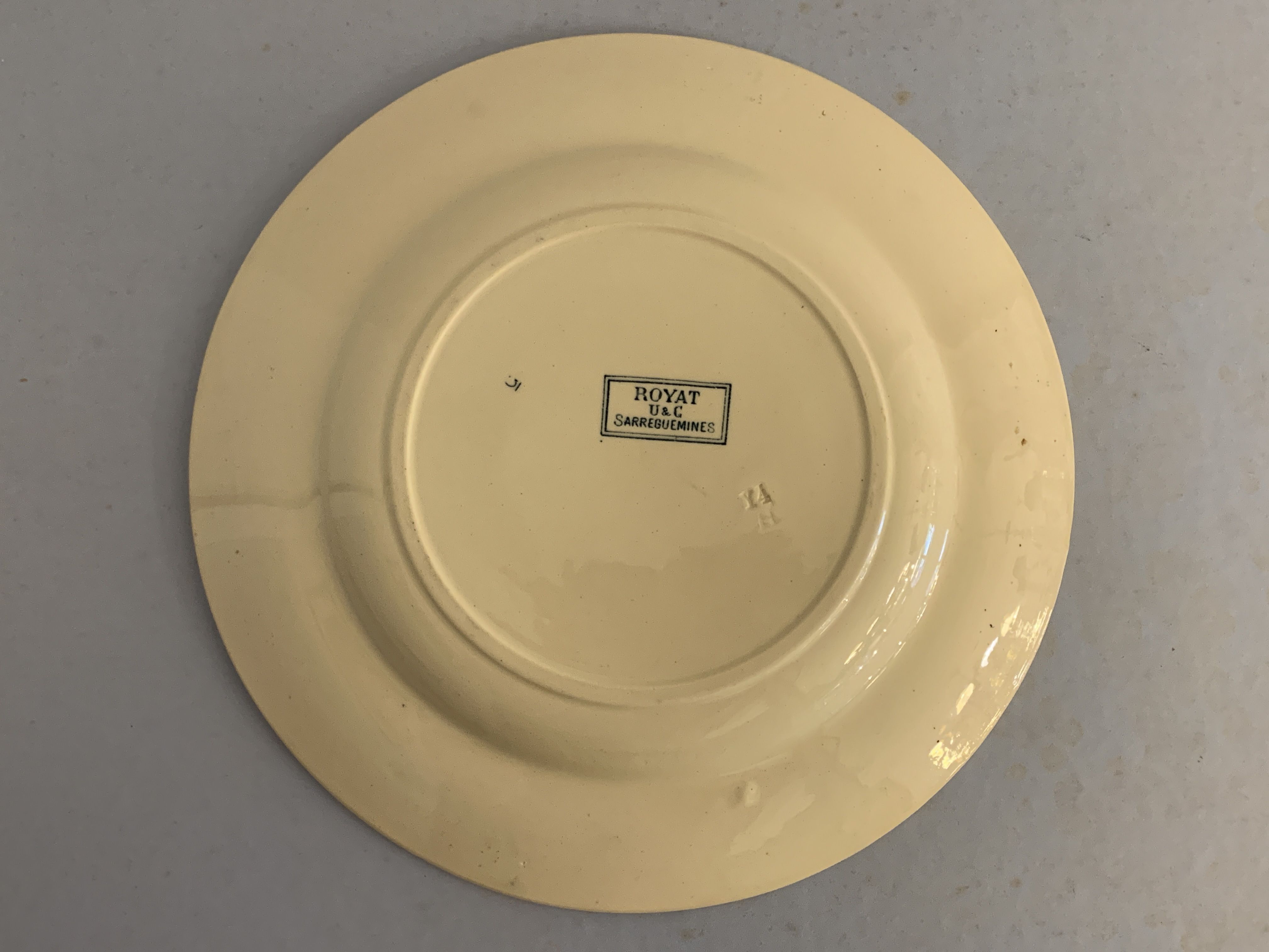 12 dessert plates and an art nouveau dish Royat de Sarreguemines
