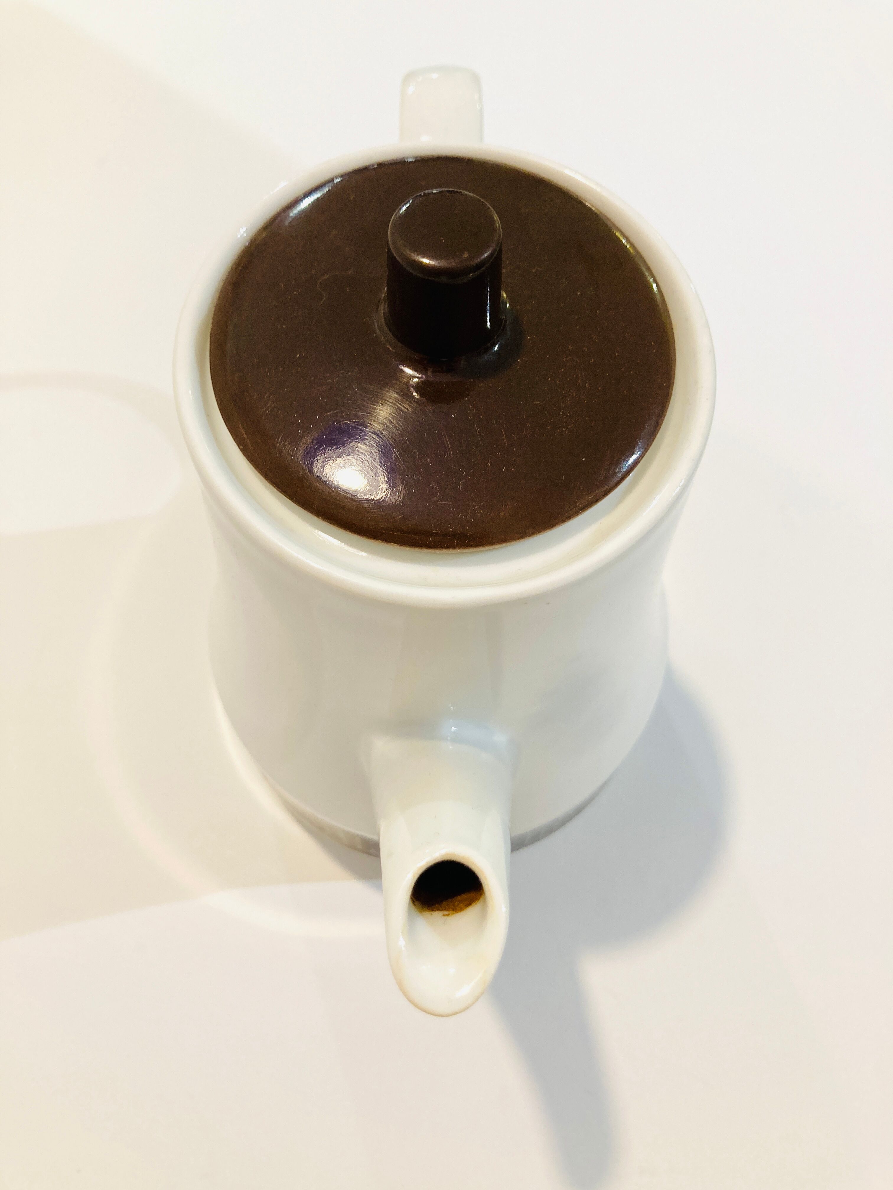 Brown and white porcelain theiere of the 70s _ retro-vintage -kitchen