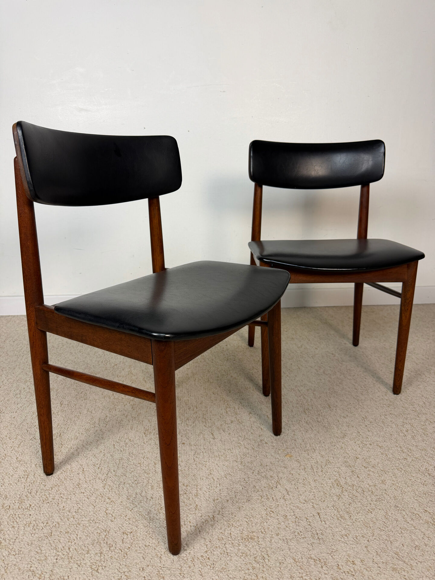 2 vintage Scandinavian chairs attributed to SAX – 1960s