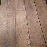Oak table with turned legs