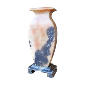 Vase en pierre de lard de chine
