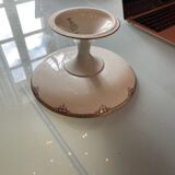 Coupe à fruits en porcelaine signée