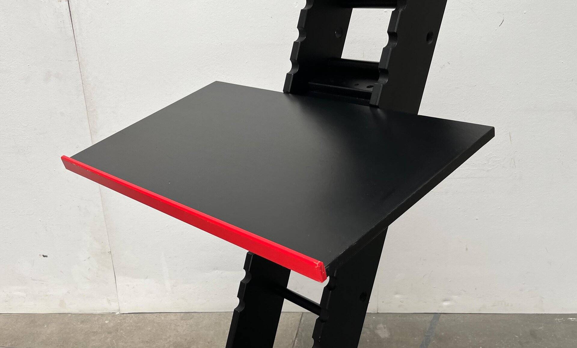 Postmodern standing desk by Holznest Design