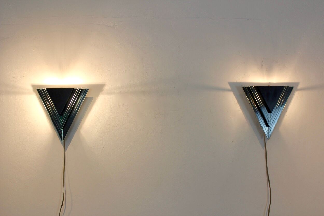 Appliques triangulaires hollandais modernes de mur de verre et d’acier