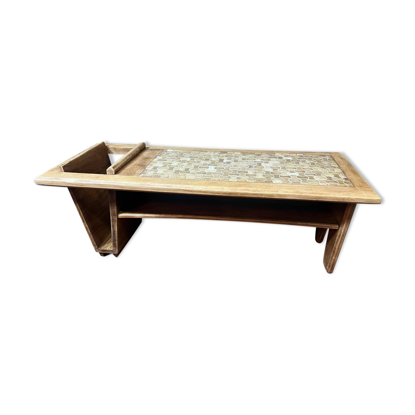 Oak coffee table published by Votre maison.