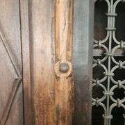 Massiv antik kolonial Schrank geschnitzt Holz Türen Gusseisen Gitter, Bali