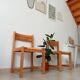 Lot de 2 chaises vintage en Orme massif et jonc dans le goût Regain/Asserbo