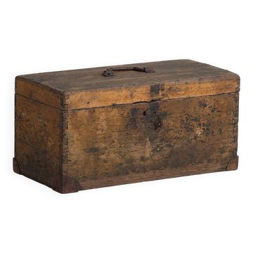 Small antique chest with a metal frame (c.1900) #3