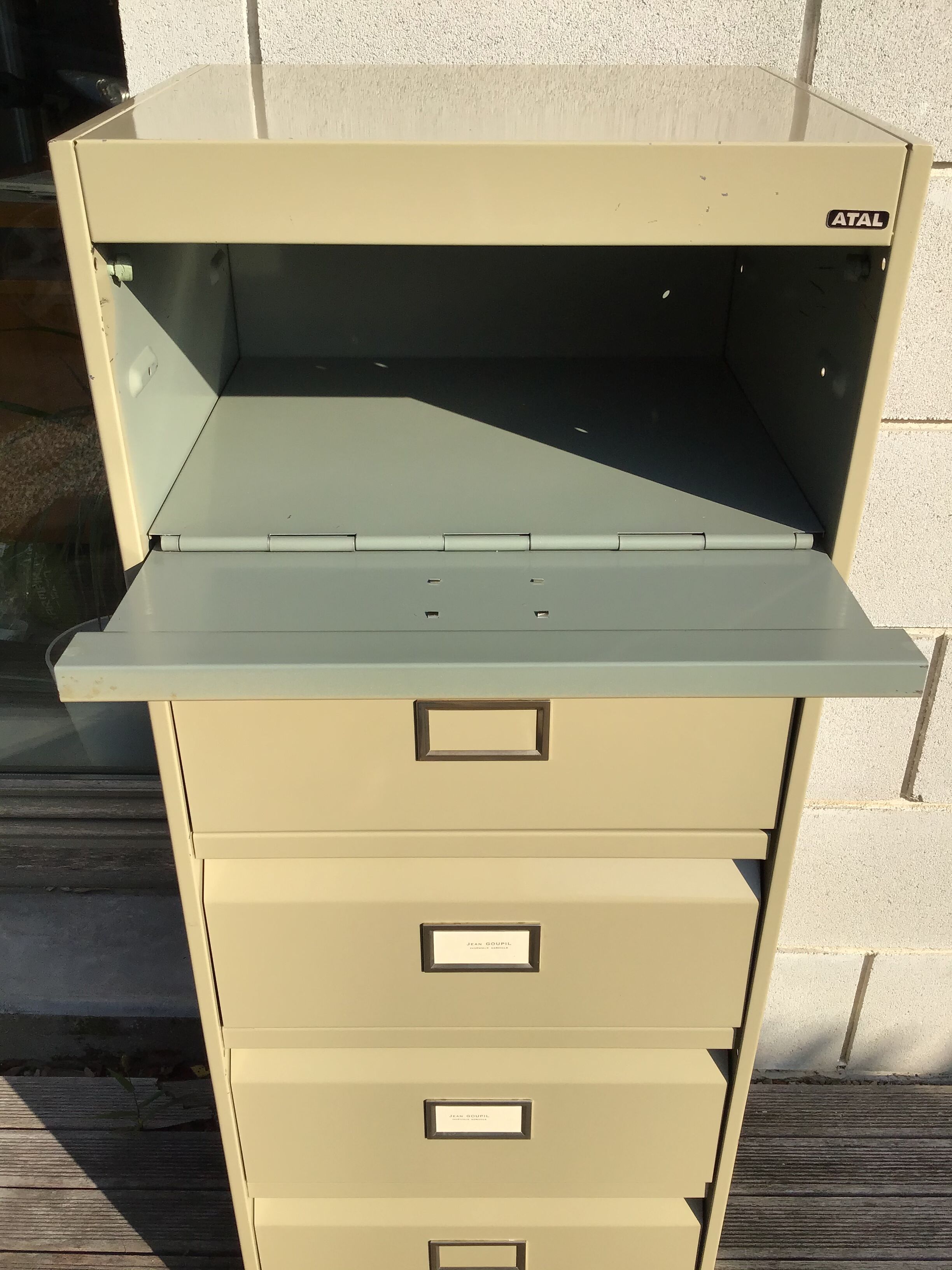 Sand metal valve binder