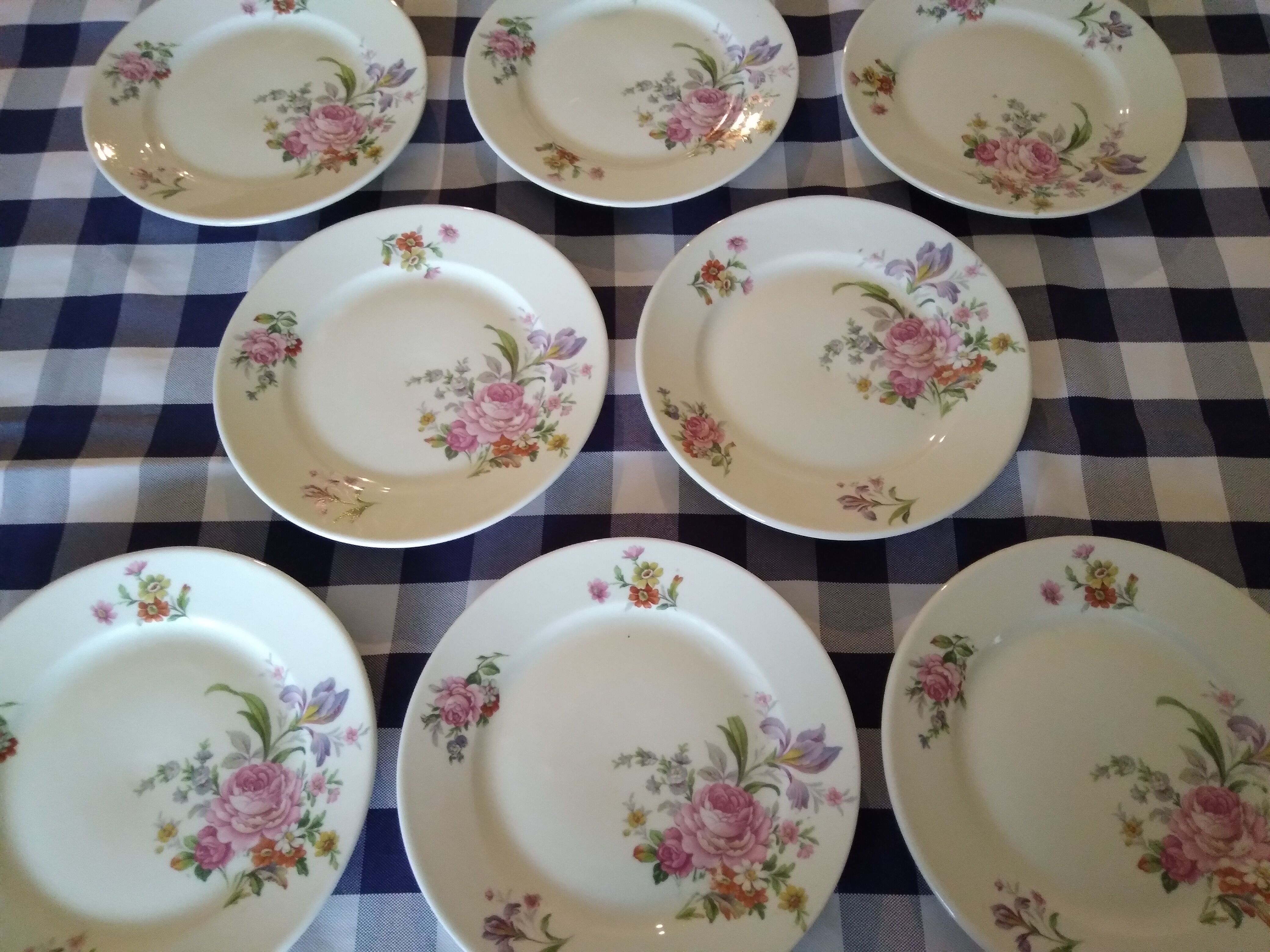 Dessert plates floral decoration Mehun France