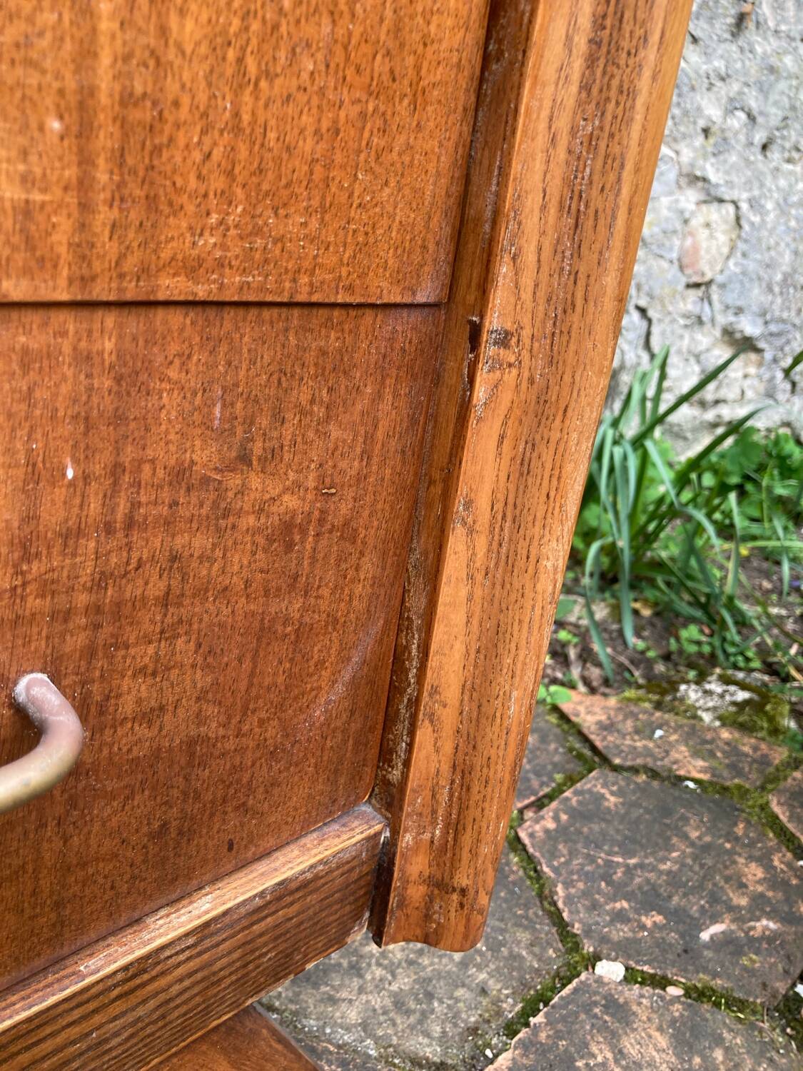 Compass leg chest of drawers