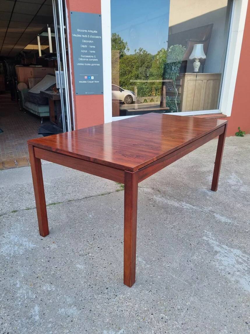 Scandinavian table in rosewood - 1960 design