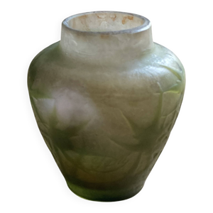 Vase miniature signé