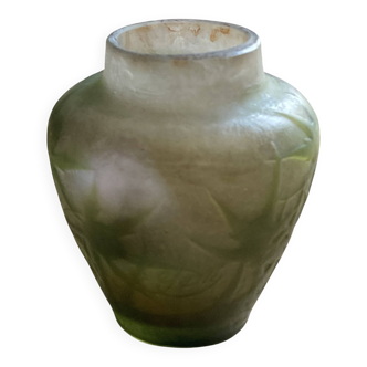 Miniature vase signed Gallé – thistle decoration – multi-layered glass