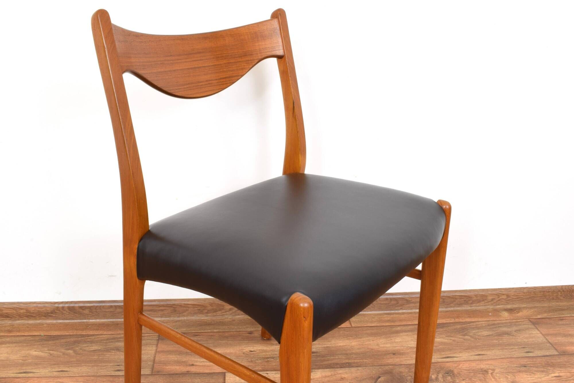 Mid-Century Danish Teak and Leather Dining Chairs by Arne Wahl Iversen for Glyngøre Stolefabrik, 196