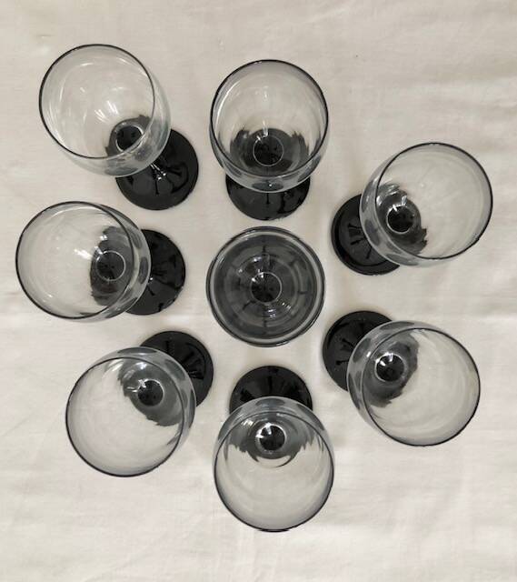 Set of 8 Luminarc stemmed glasses