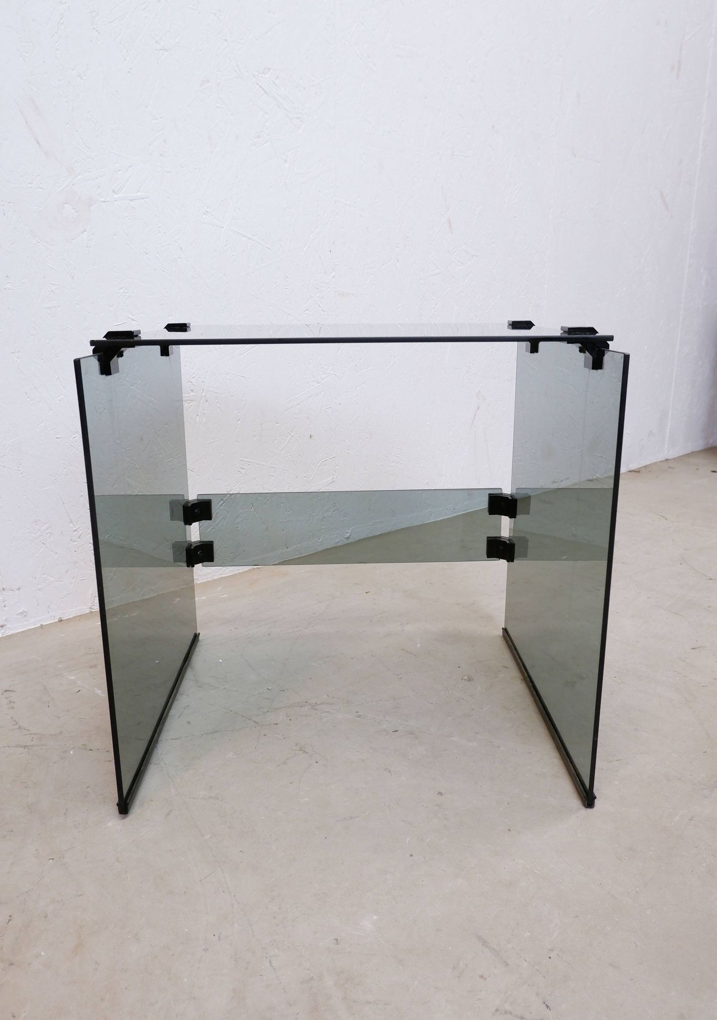 Pieterman Holland Glass-Units nesting tables