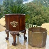 Magnificent mahogany planter