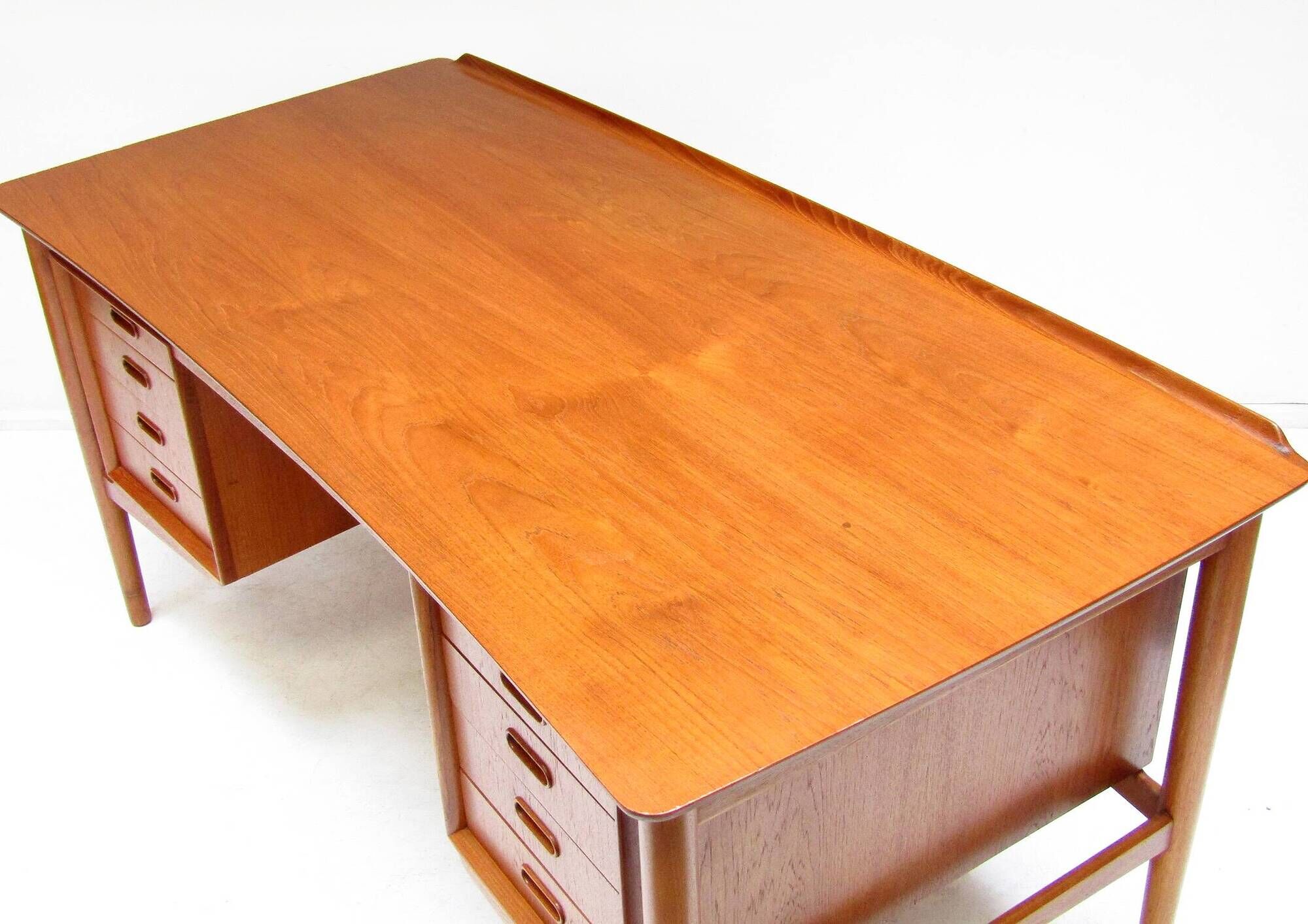 Sculpted 1960s Danish Desk in Teak by Svend Aage Madsen