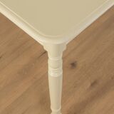 Charming Table