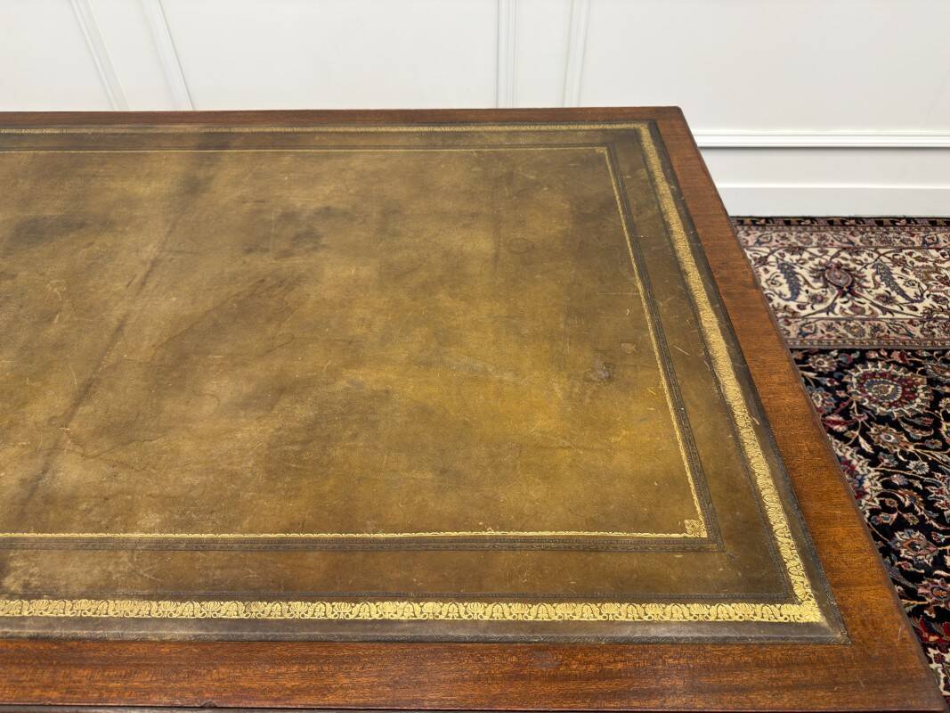 Large Classic English Partnerdesk