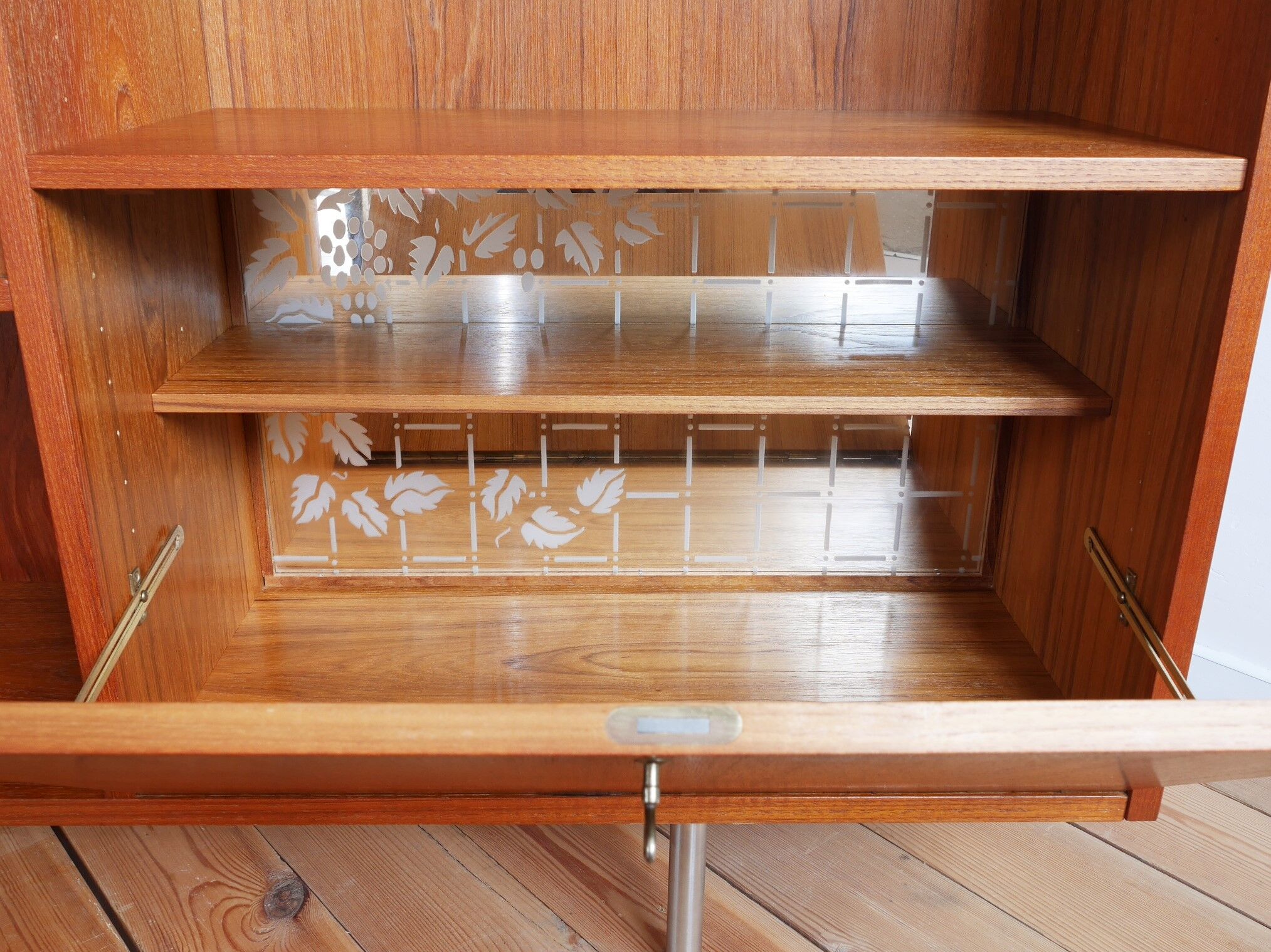 Bibliothèque en teck, années 1960