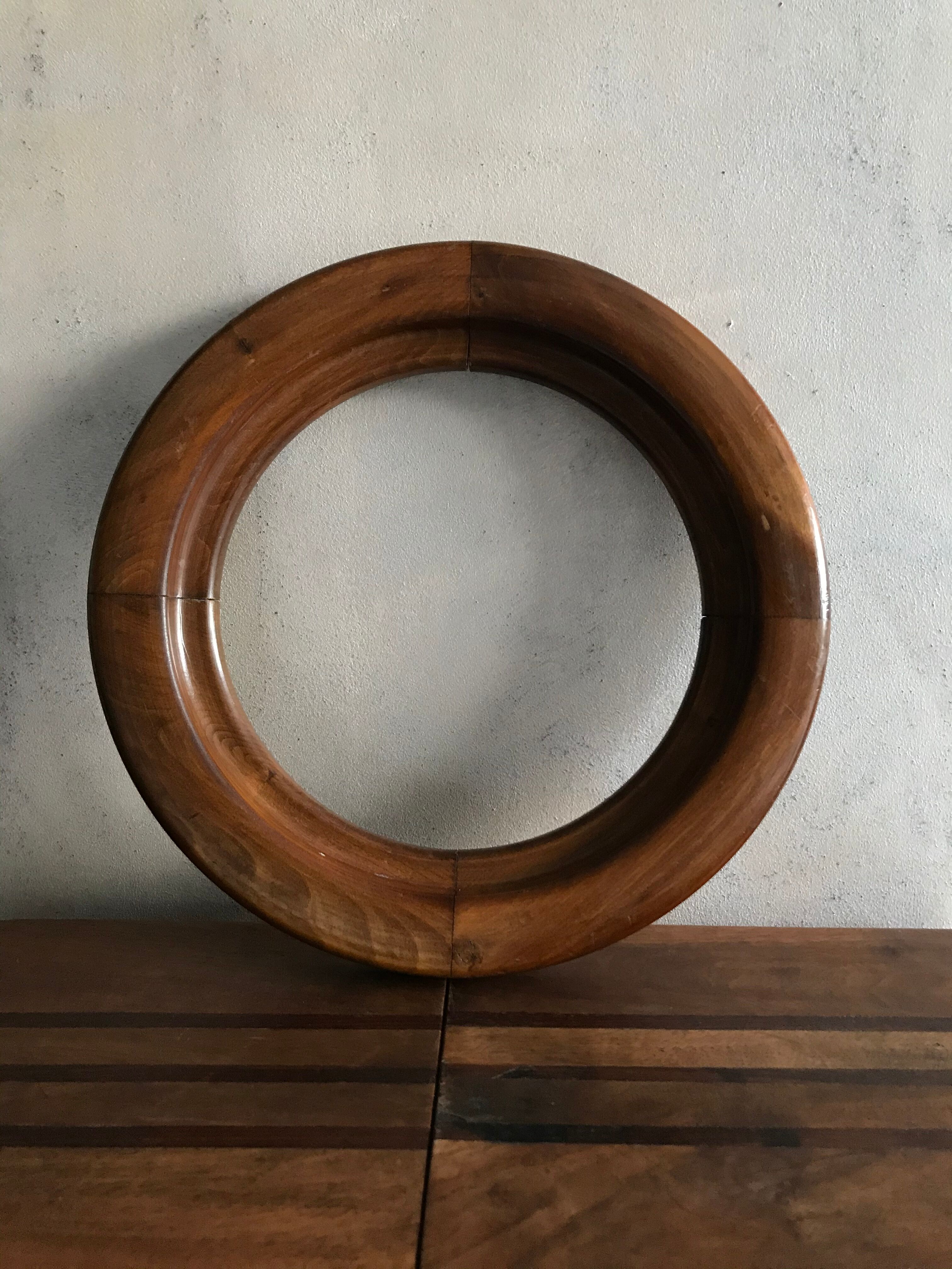 Wooden round frame