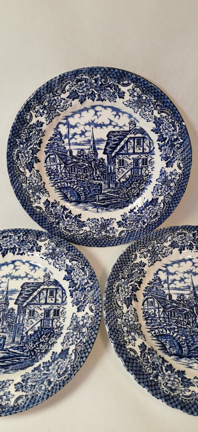 3 Grindley Royal Tudor Merrie Olde England Dessert Plates