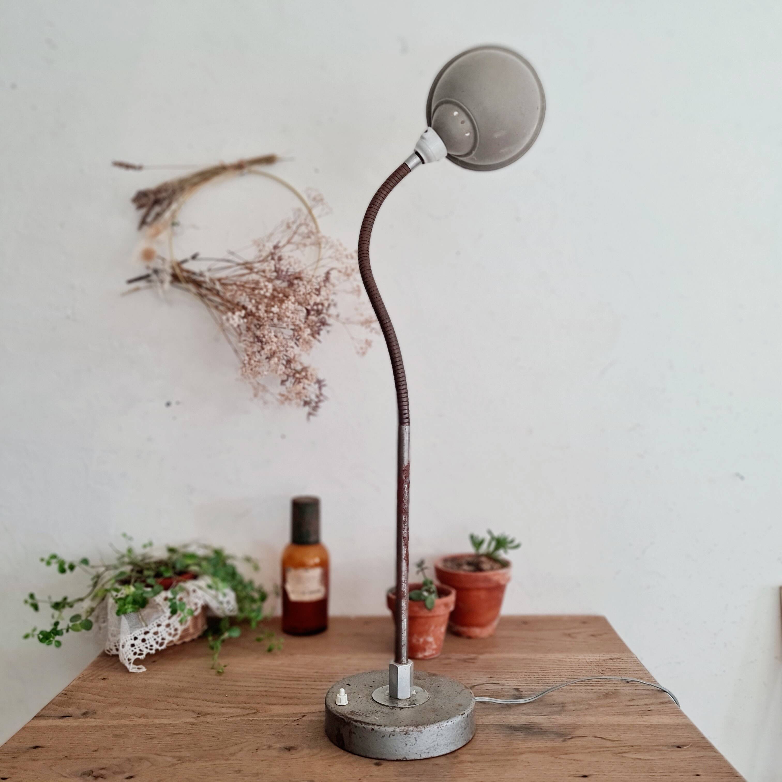 Lampe articulée en métal