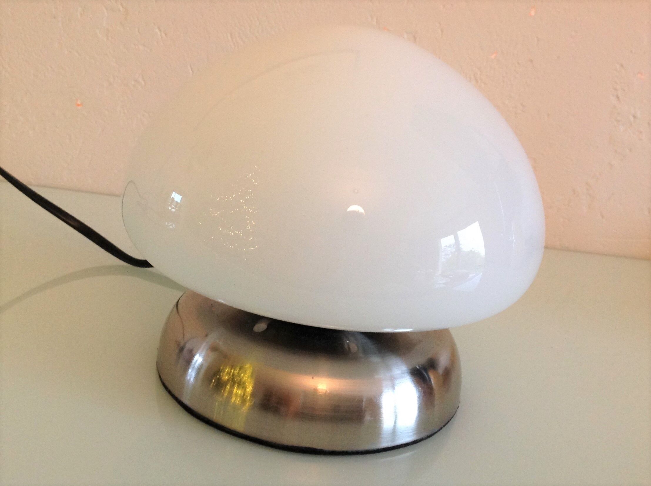 Bedside lamp in white opaline and chromed metal, 70s-80s