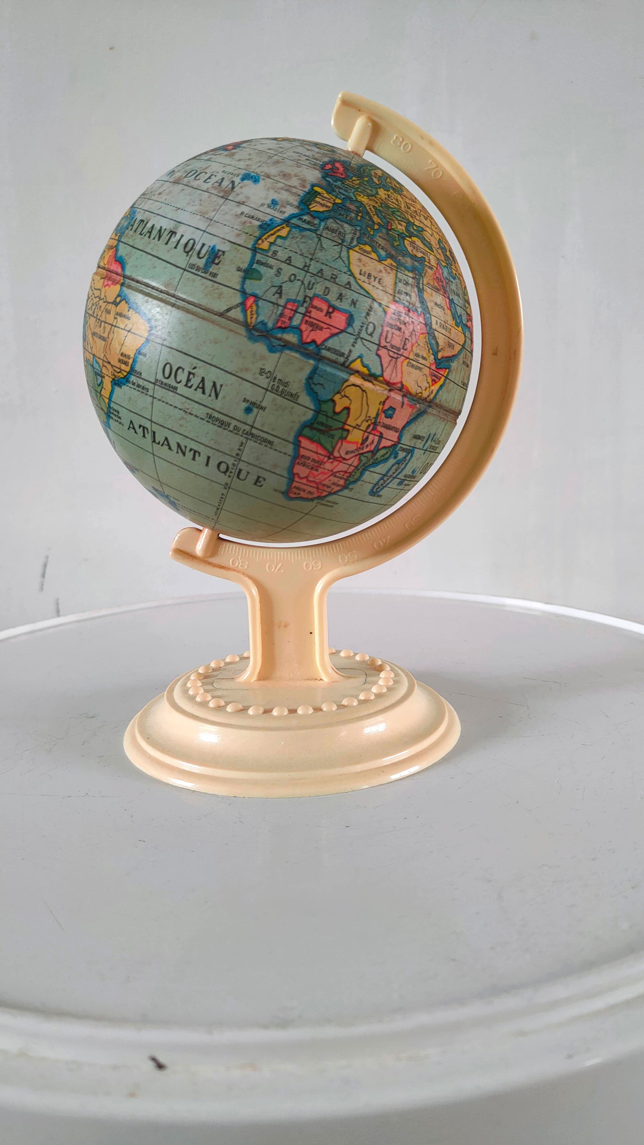 Globe design 60s 70s