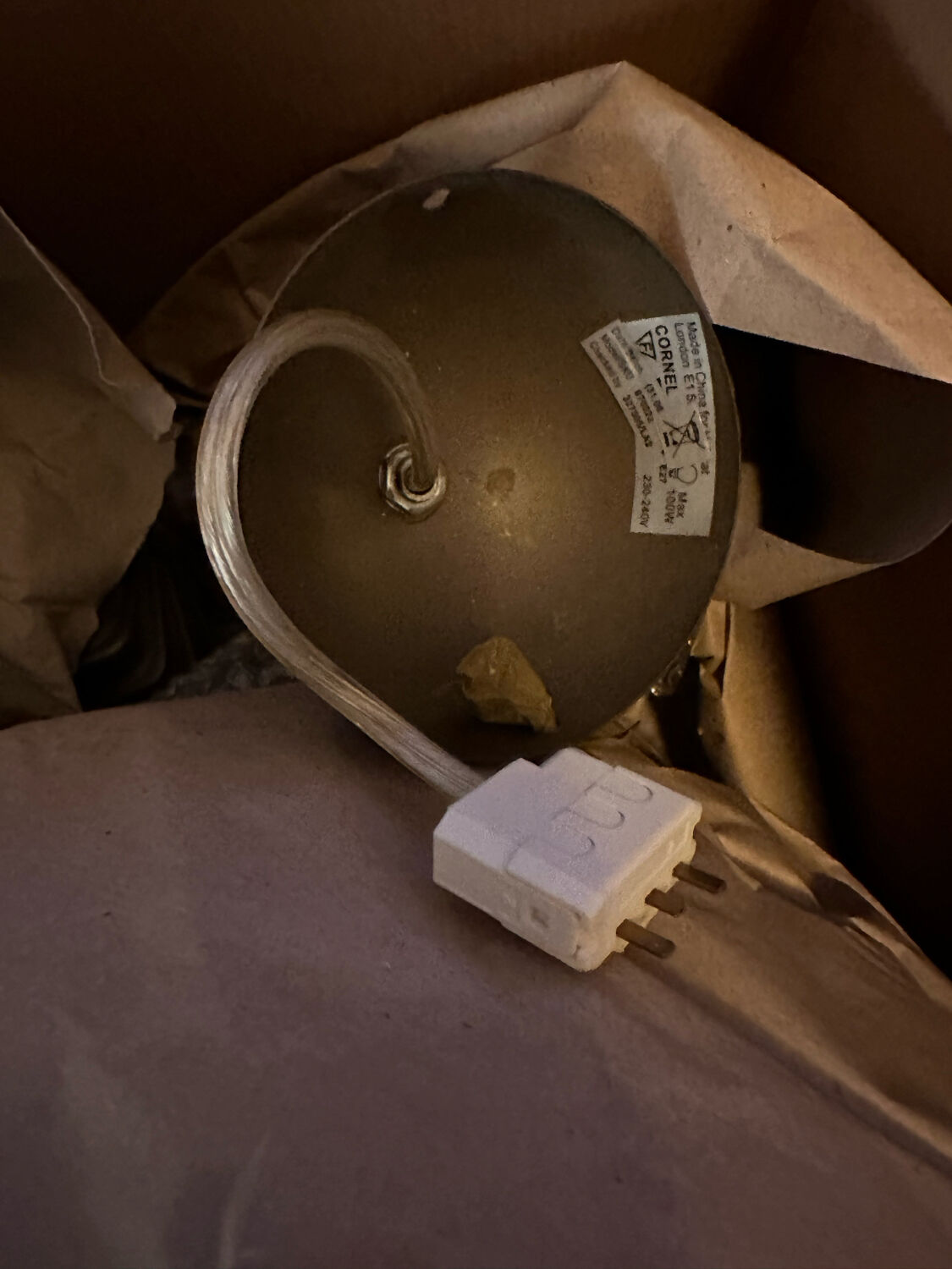 Glass kitchen suspension