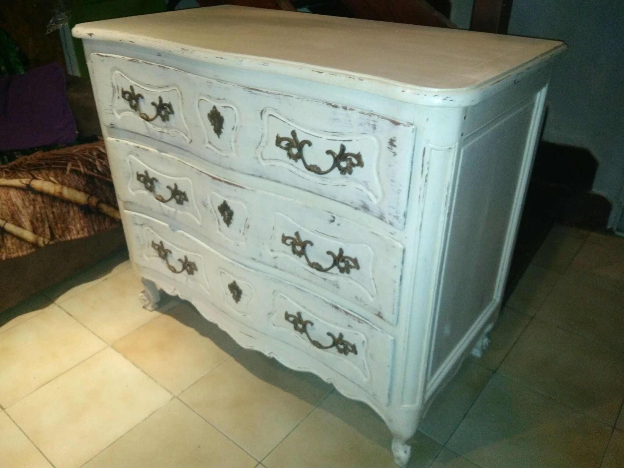 Provencal dresser