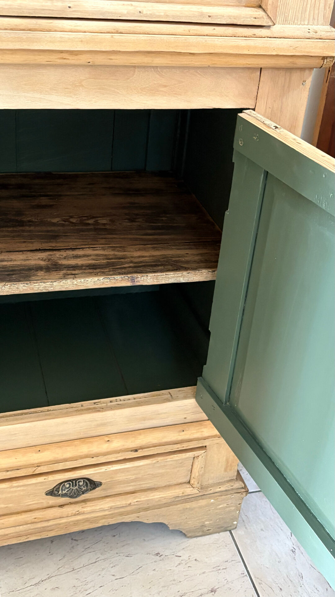 Solid wood display cabinet