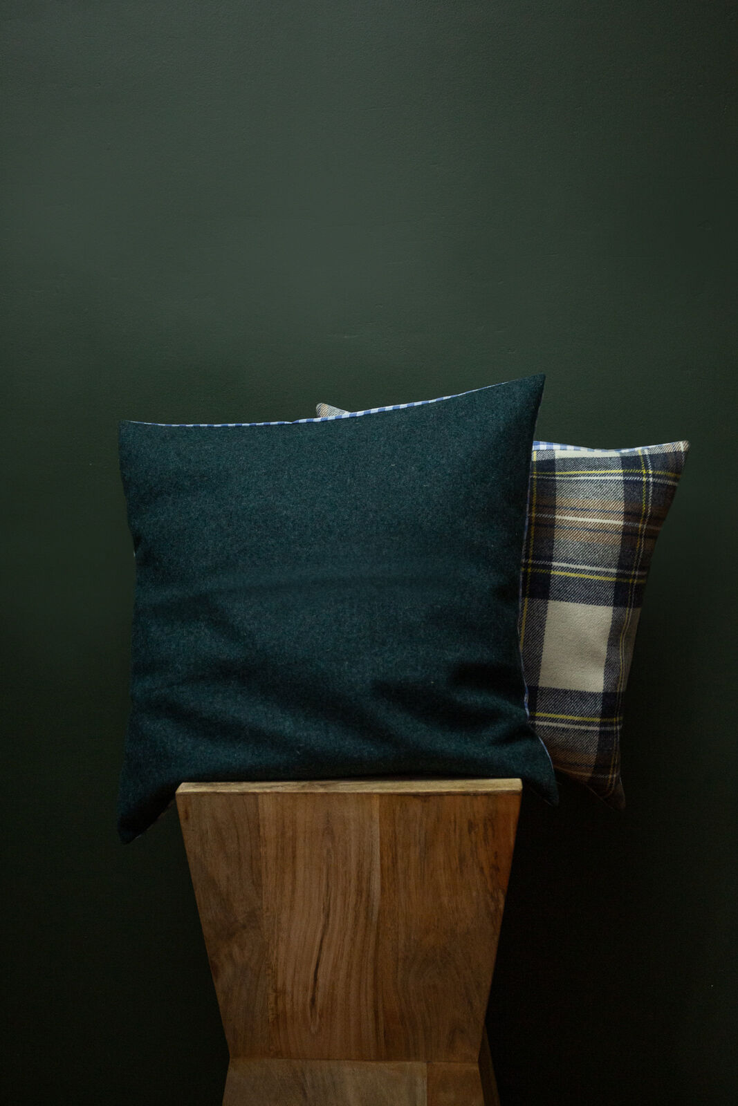 Dark green upcycled cushion cover in wool 45x45 cm