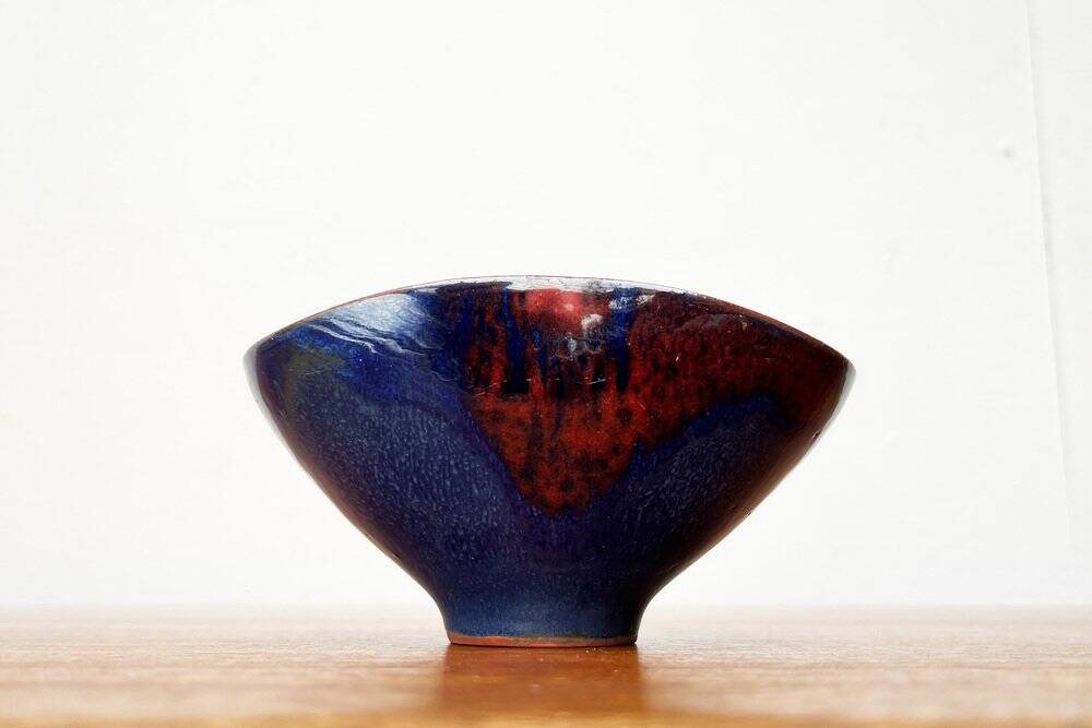 Mid-century German studio pottery bowl by Rainer Doss, 1960s.
