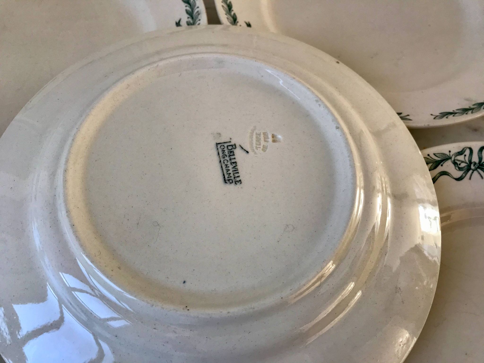 set of 5 large flat plates in Terre de Fer Longchamp model Belleville late 19th century