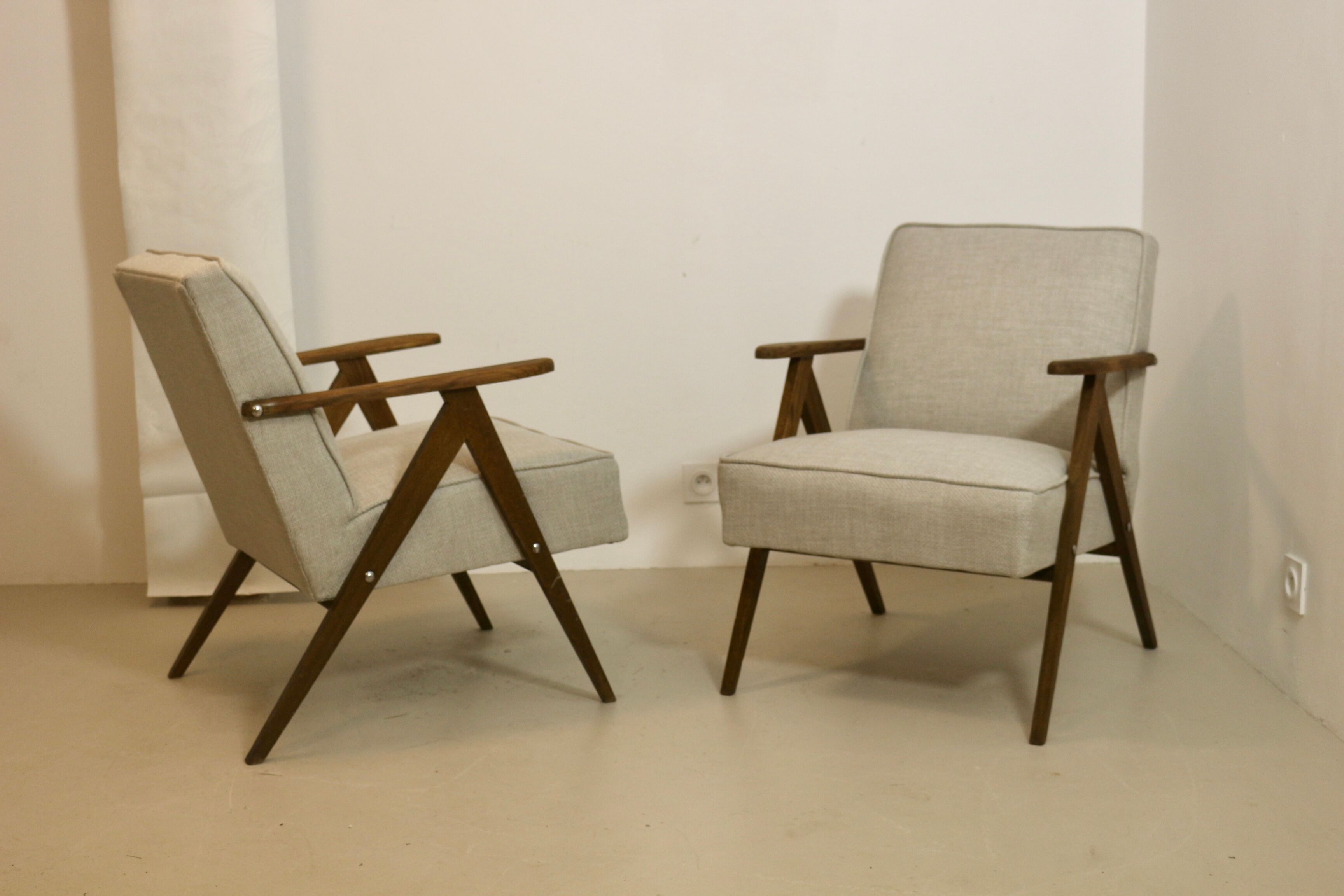 Pair of vintage armchairs design year 60 in oak