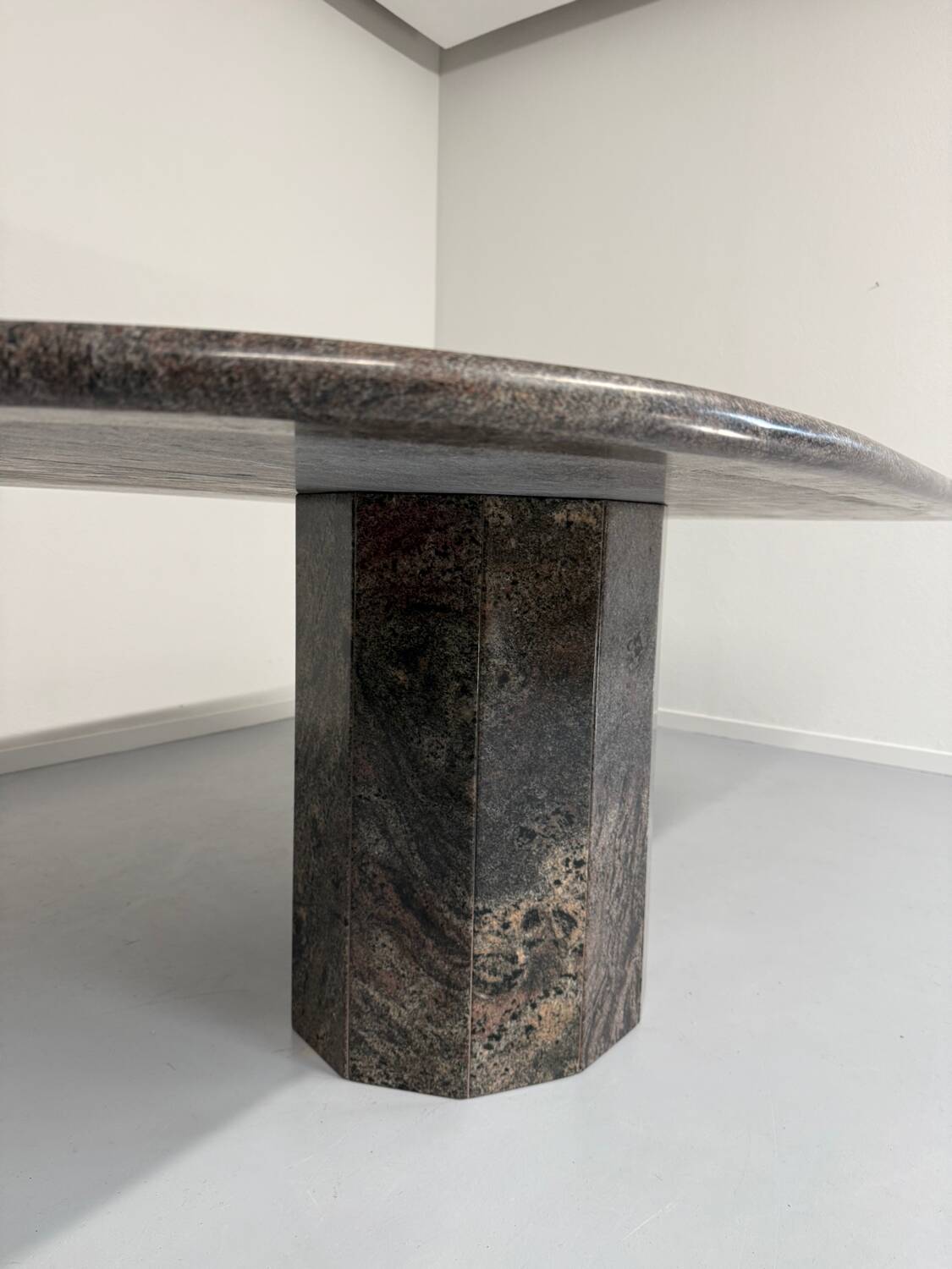 Vintage 80s Italian design marble dining table