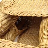 Elephant bass table in rattan.