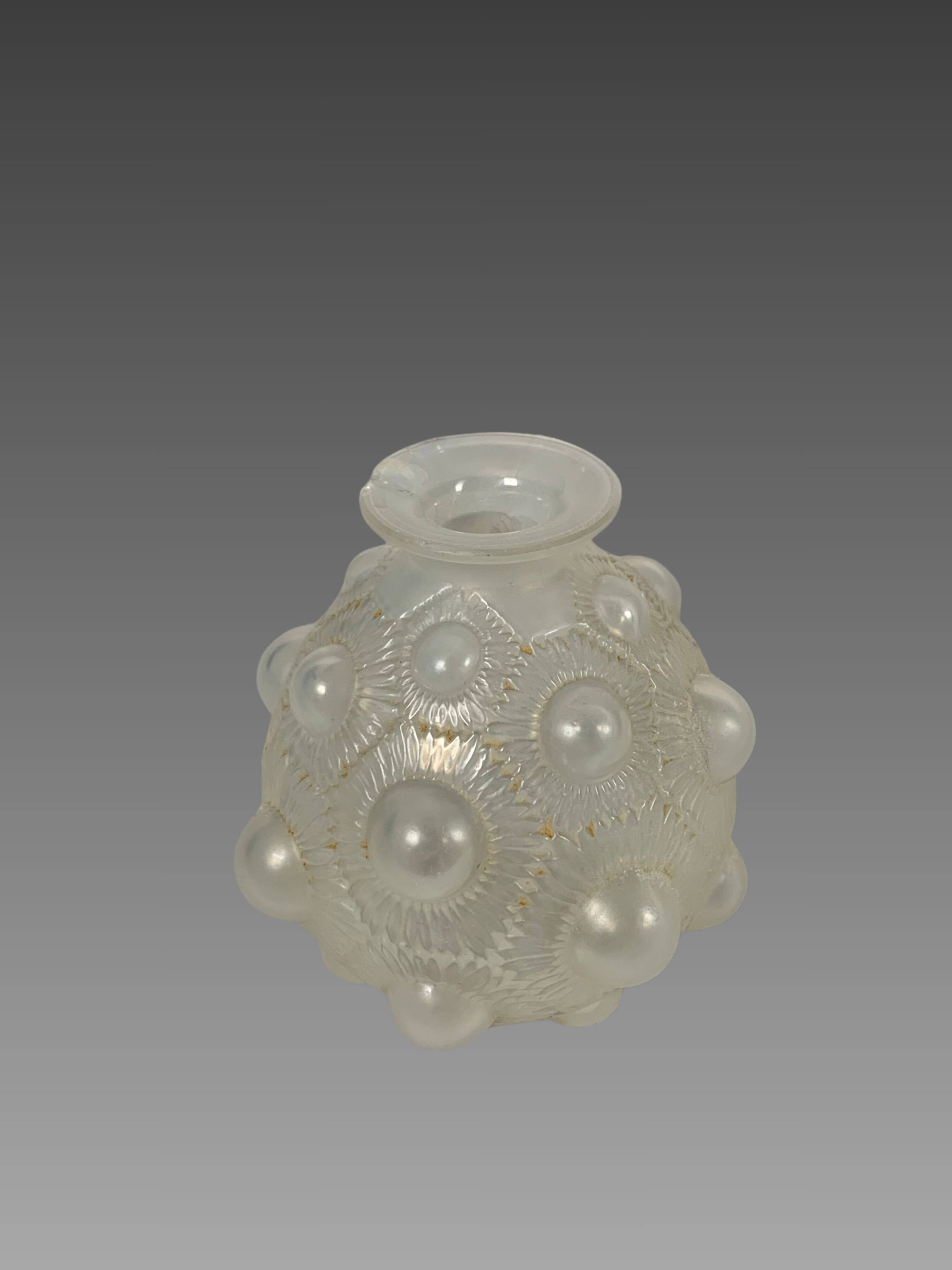 Art Deco vase signed René LALIQUE (1860-1945) model "Tournesol" 1927.